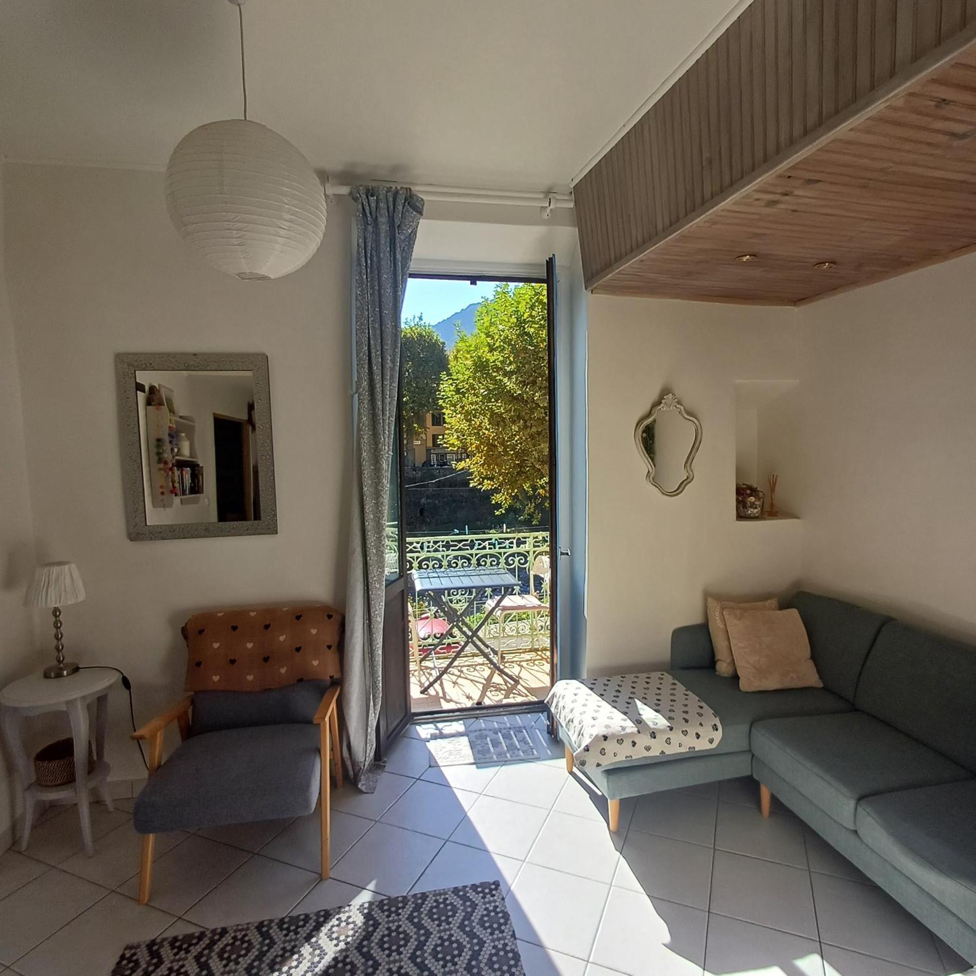 Riverside Apartment Sospel Cameră foto